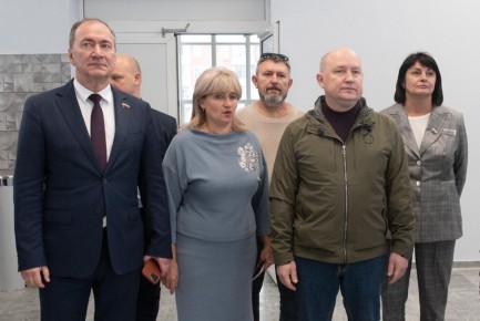 Татьяна Лобач: Вместе с Губернатором города Севастополя Михаилом Развожаевым, коллегой-депутатом Дмитрием Беликом и руководителями профильных ведомств проверили ход капремонта в школе №34 имени Александра Шостака, которая...