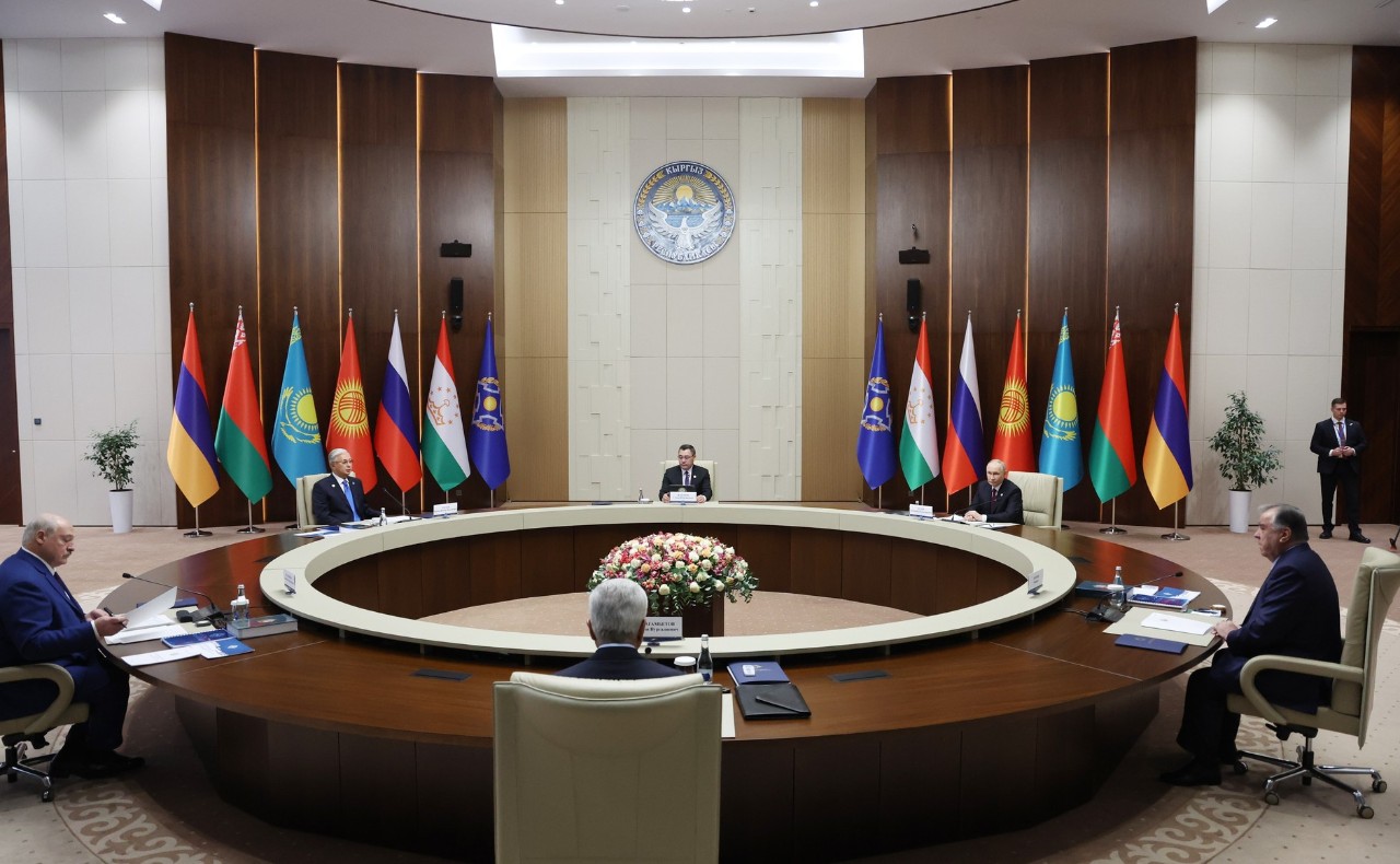 Путин предложил оснастить ОДКБ российским оружием