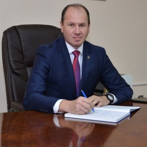 Глава администрации Сакского района Владислав Хаджиев задержан при получении взятки в размере 2 млн рублей