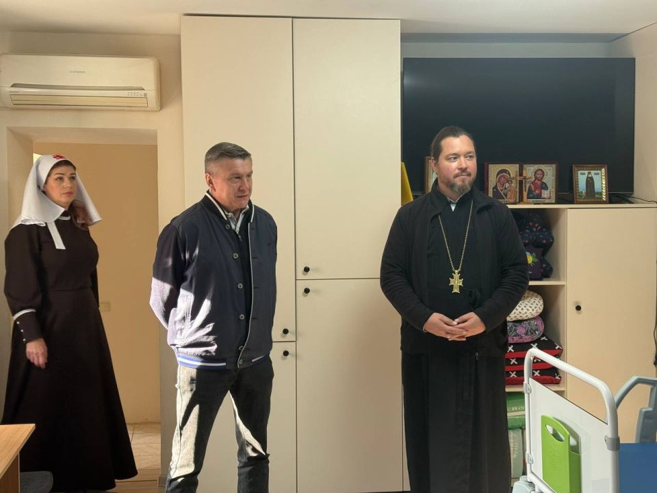 Сегодня вместе с советником губернатора Севастополя Татьяной Щербаковой и директором департамента труда и соцзащиты населения Еленой Сулягиной познакомился с работой Сестричества милосердия Крымской митрополии, созданного по...