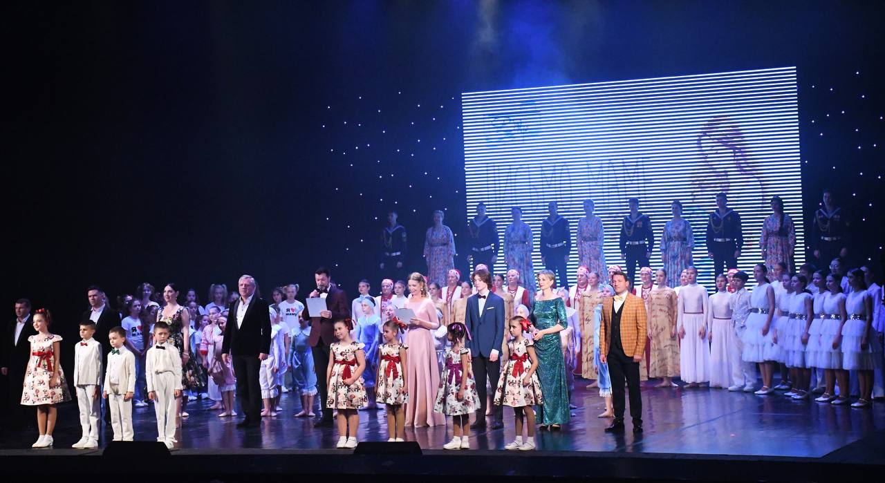 Сегодня во Дворце культуры рыбаков состоялся душевный концерт «Письмо маме: строки, написанные сердцем», посвященный Дню матери