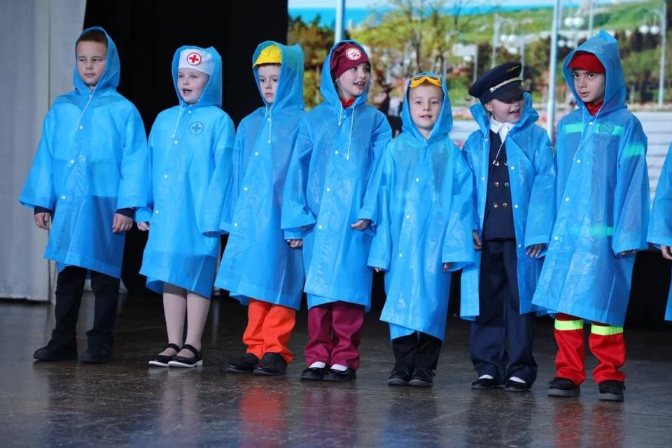 Во Дворце детского и юношеского творчества состоялся смотр творческих работ участников XIV регионального конкурса сотворчества «Я и мой учитель»