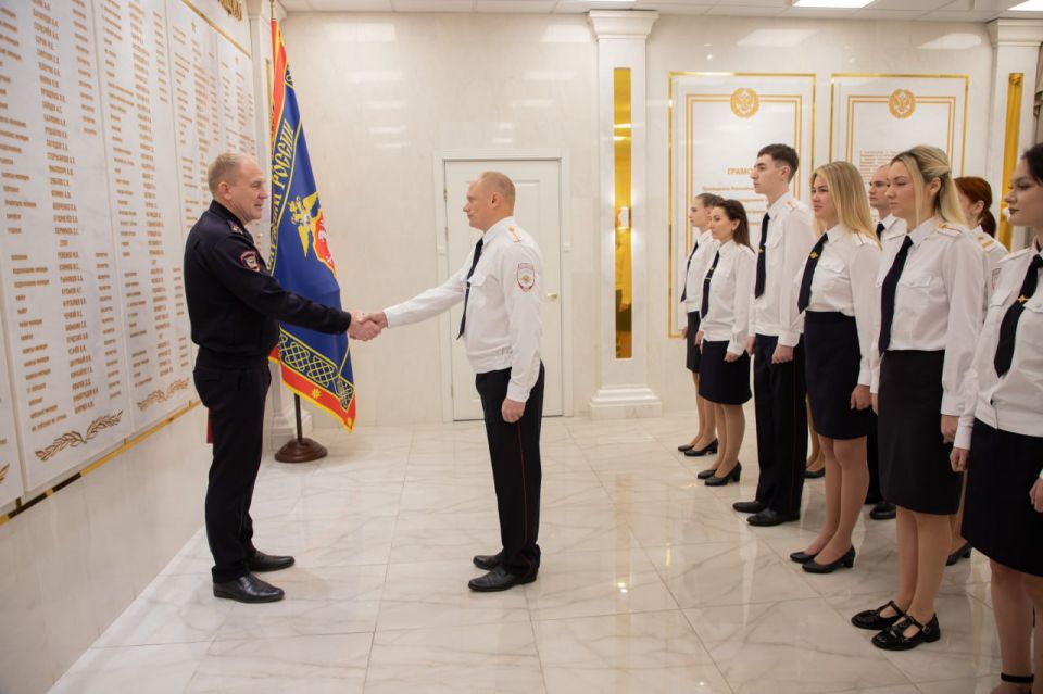 Сотрудники УМВД России по г. Севастополю приняли Присягу на верность Российской Федерации и её народу