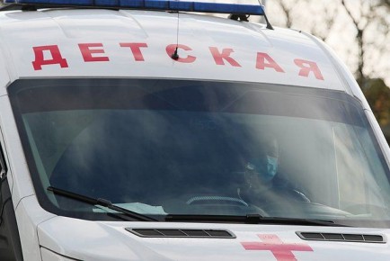 Mash: Пострадавшую в Севастополе девочку ранило осколком дрона с две головы