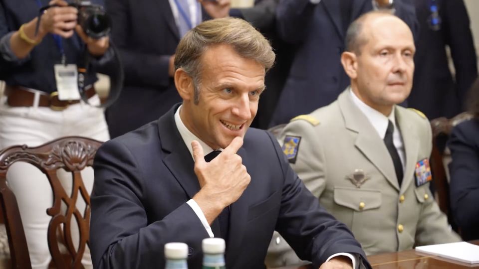 СВР: Париж хочет отправить военных на Украину