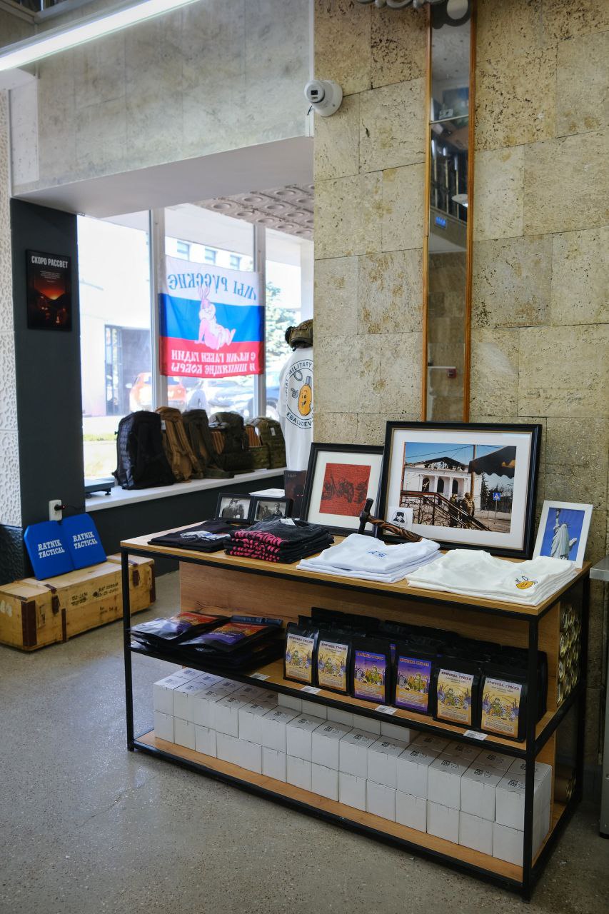 Два майора: ТЕПЕРЬ В КРЫМУ МОЖНО КУПИТЬ КАЧЕСТВЕННУЮ БРОНЮ ДЛЯ РЕАЛЬНОЙ ВОЙНЫ!