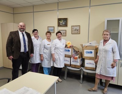 Павел Харламов передал подарки для детей балаклавской больницы