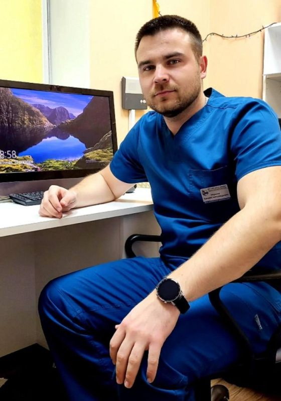 Севастопольский врач спас молодого человека на улице