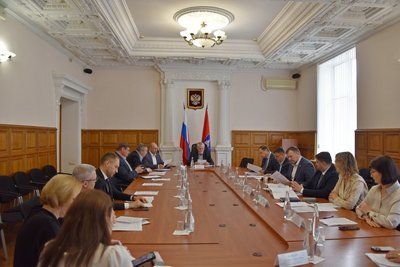 Парламентарии перераспределили средства трем департаментам