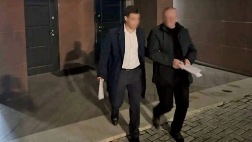 В Севастополе задержан крупный коррупционер-чиновник: он погорел на взятке в 4,5 млн рублей