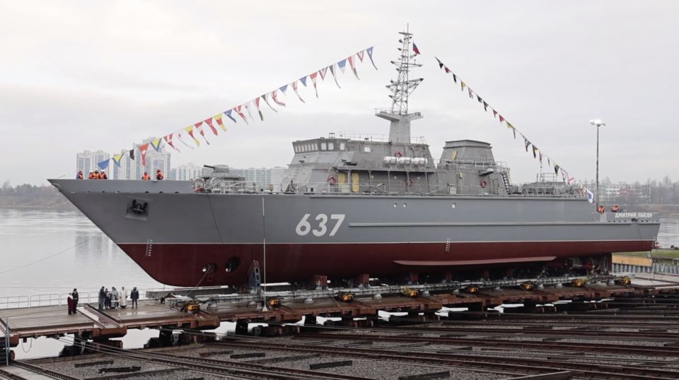 Морской тральщик «Дмитрий Лысов» спустили на воду в Санкт-Петербурге