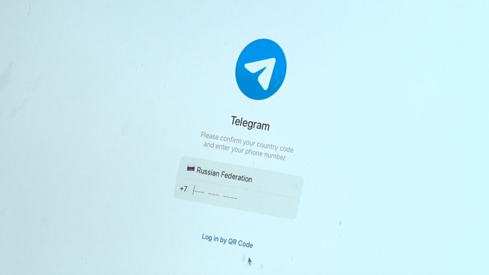 Путин призвал чиновников учиться работать с Telegram