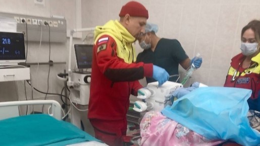 Арина находится на аппарате искусственной вентиляции легких: в Москве рассказали о состоянии раненой в Севастополе 15-летней девочки