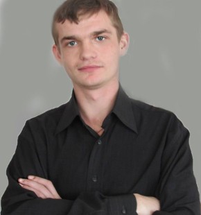 Симферопольский педагог Назар Трофимов заочно приговорён к трём с половиной годам колонии за экстремизм в сети