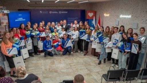 Денис Кондратьев поблагодарил волонтеров