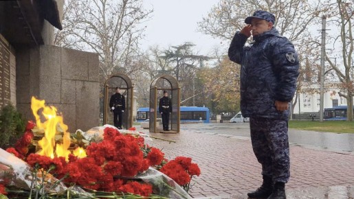 Севастопольцы почтили память Героев Отечества