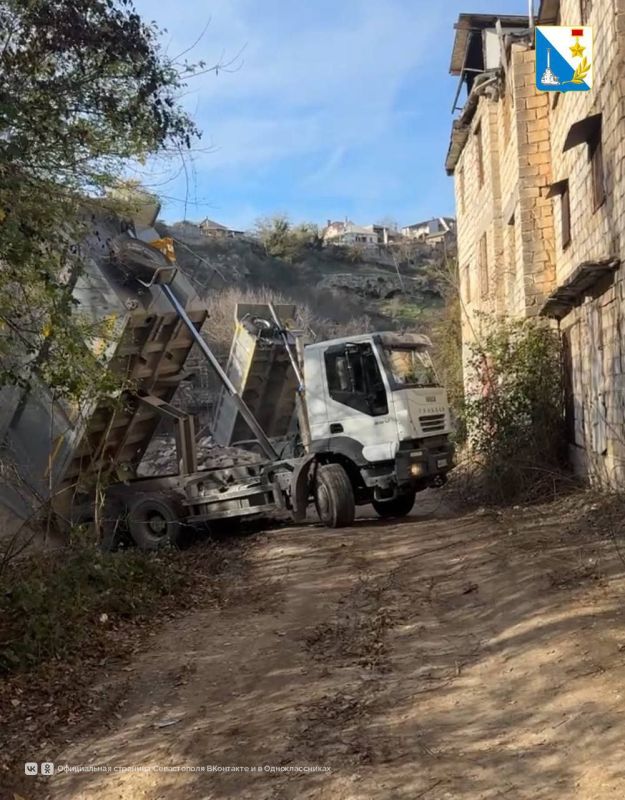 Севприроднадзор обнаружил сброс строительных отходов рядом с кооперативом «Вымпел-2»