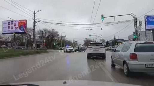 ДТП с участием мотоциклиста произошло на пересечении Камышового и Казачинского шоссе