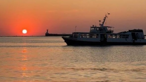 В Севастополе временно прекращено движение морского транспорта 10 декабря