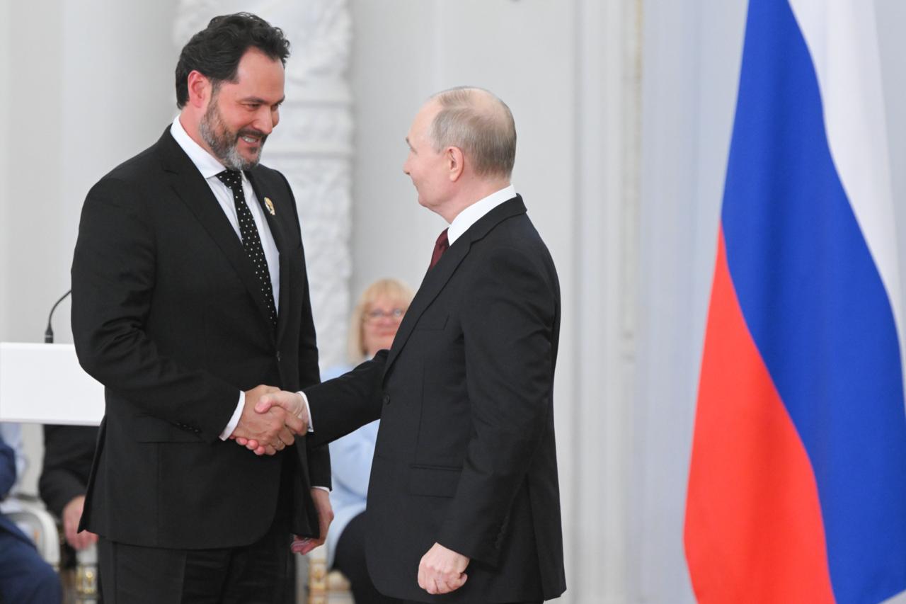 Путин присвоил звание народного артиста РФ худруку Севастопольского театра оперы и балета, оперному певцу Ильдару Абдразакову – Указ