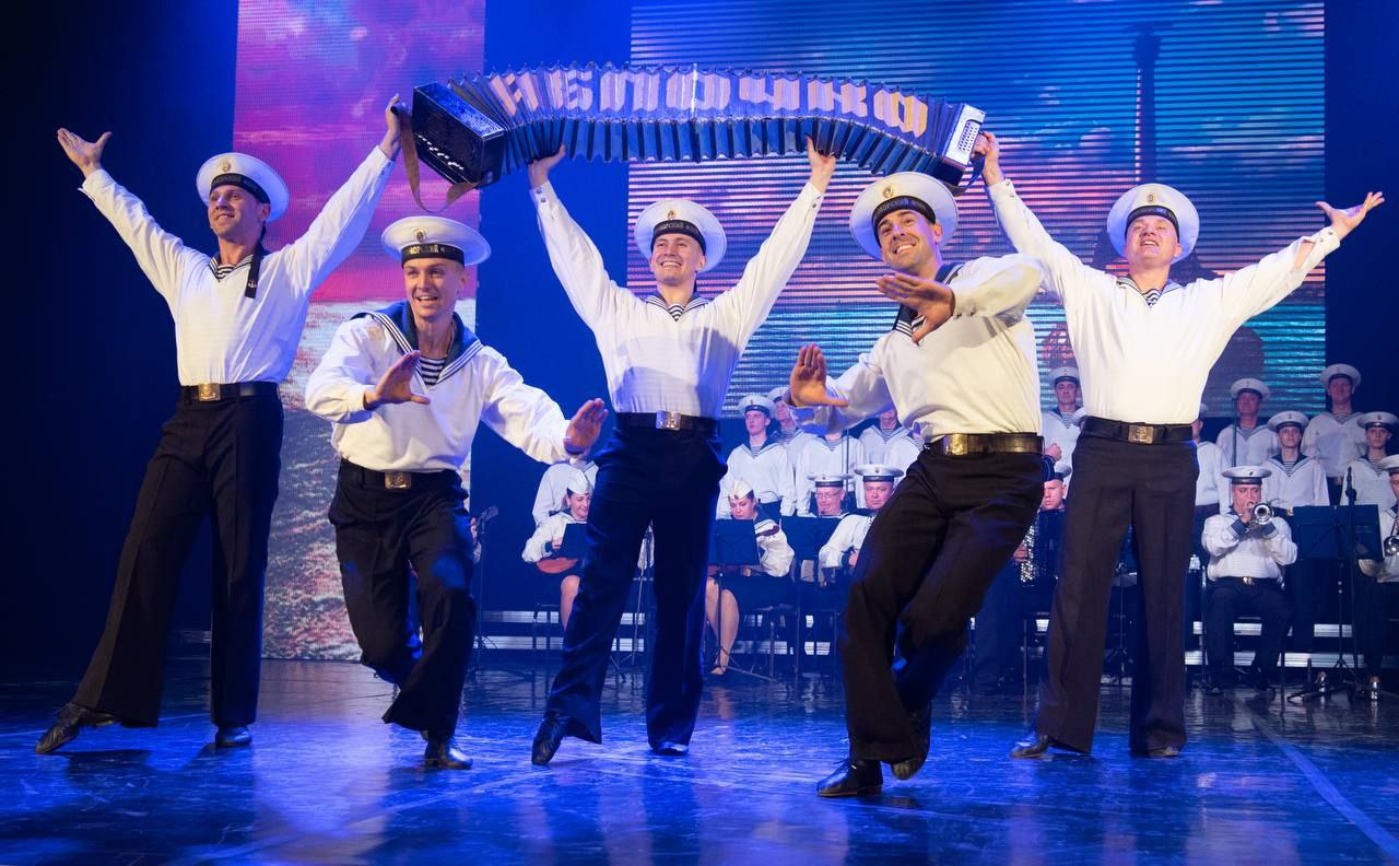 В Севастополе прошёл праздничный концерт Ансамбля песни и пляски ЧФ ко Дню Героев Отечества