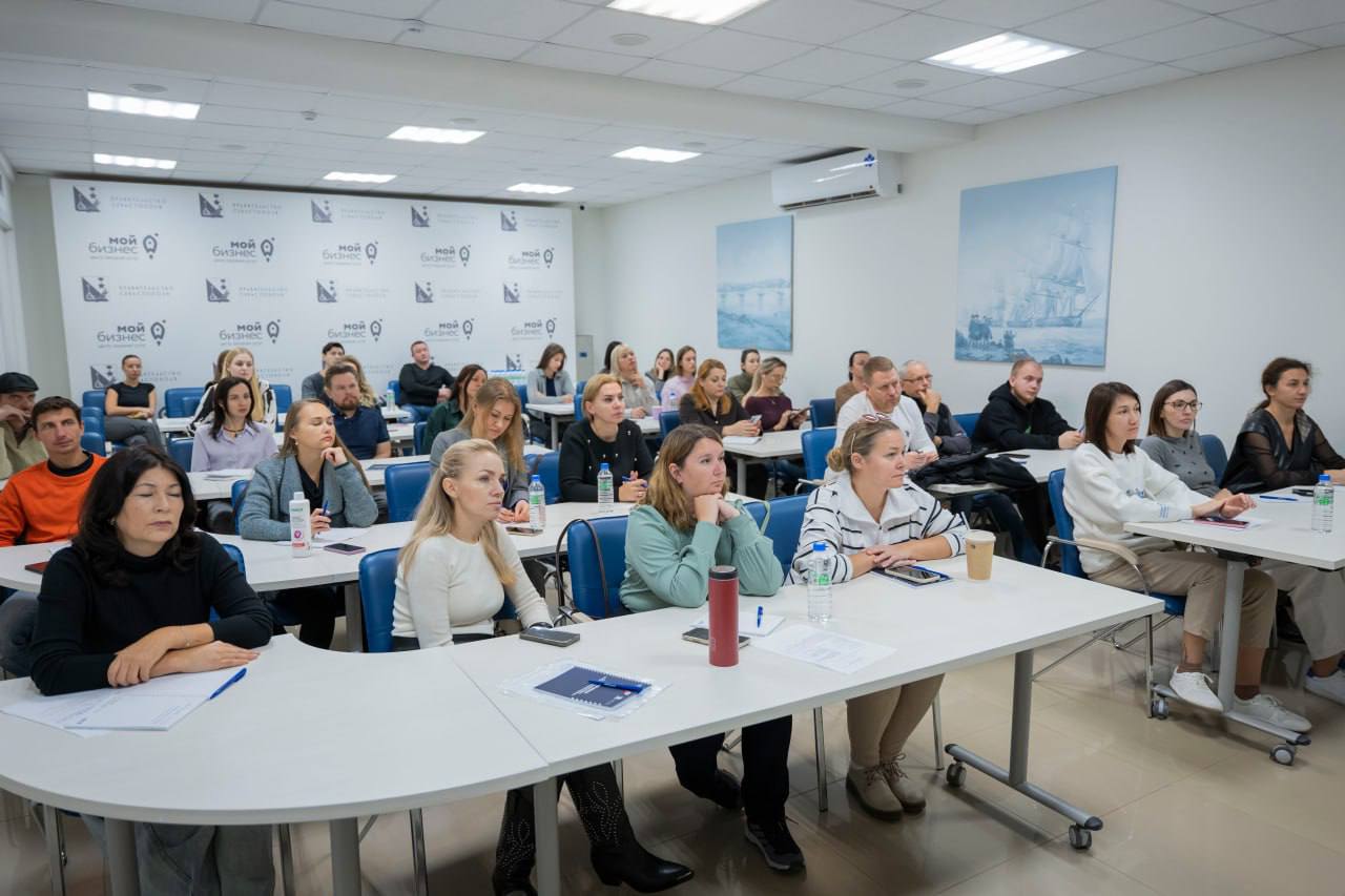 Денис Профатилов: Сегодня расскажу об образовательной поддержке Центра «Мой бизнес»