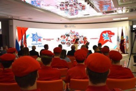 Василий Зубенко поздравил юнармейцев отряда «Гранит»