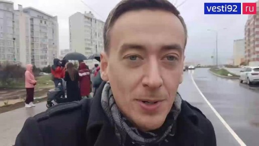 На Античном проспекте проходит встреча местных жителей с представителями правительства Севастополя