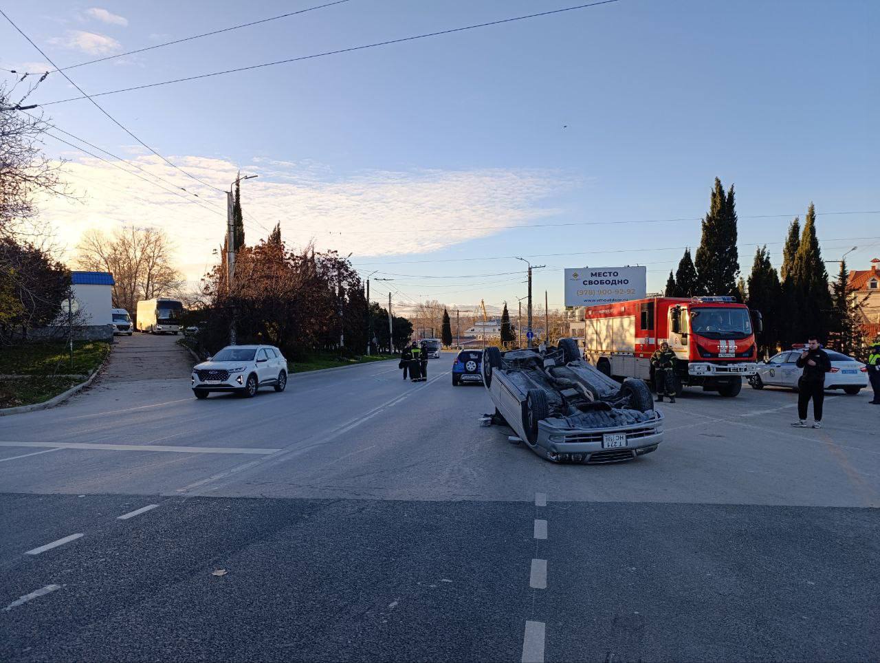 Госавтоинспекция Севастополя устанавливает обстоятельства ДТП с «перевертышем»