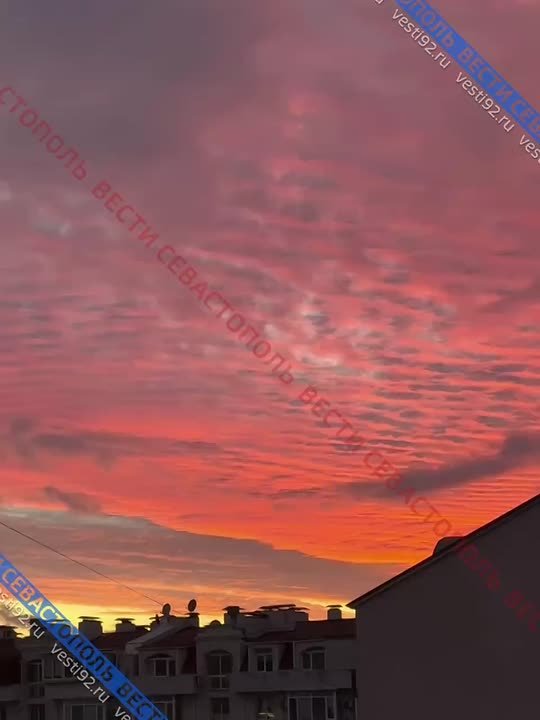 Закат, который наблюдали жители Севастополя сегодня