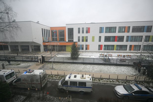 Начались обыски в компании, которая охраняла школу с устроившим резню учеником