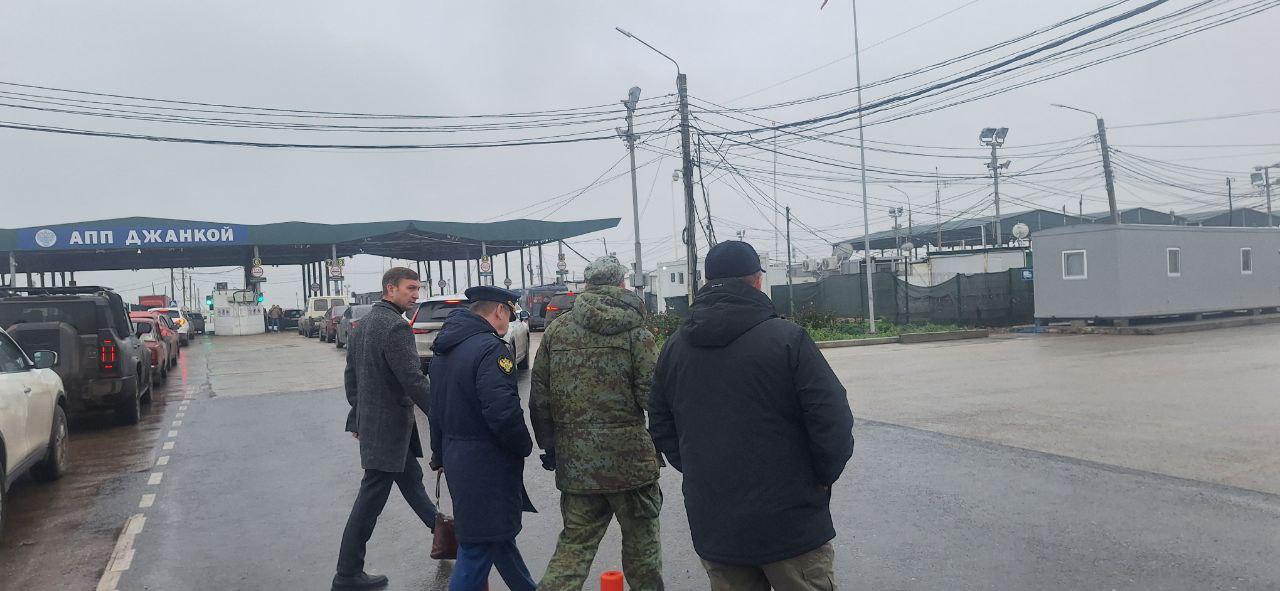 Пункты пропуска в Крыму – под особым контролем