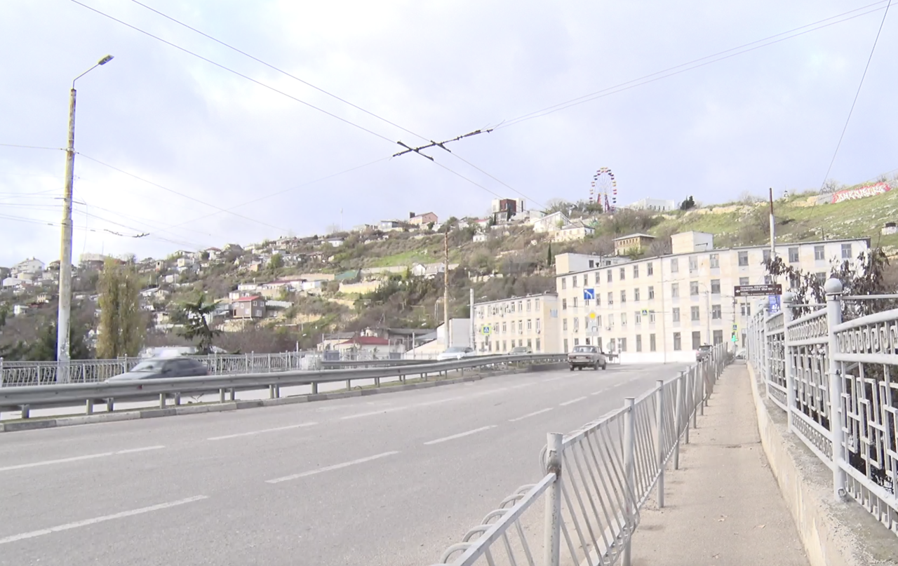 Восстановлено движение по Днепровскому мосту в Севастополе