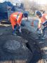 Водоканал: Рабочие моменты. Ремонтно-строительная бригада выполнила работы по замене плит перекрытий и монтажу колодцев на ул. Пушкина (с. Фруктовое), ул. Шубина, ул. Адмирала Макарова и др. Фото Олега Боровикова