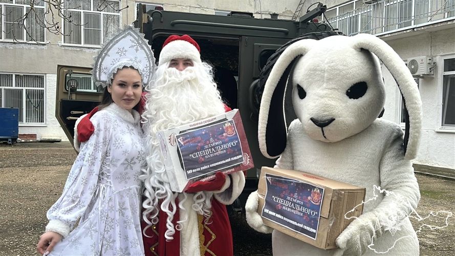 В Керчи военнослужащие бригады особого назначения приняли участие в новогодней акции