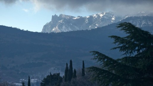 Крым оказался во власти снежного коллапса