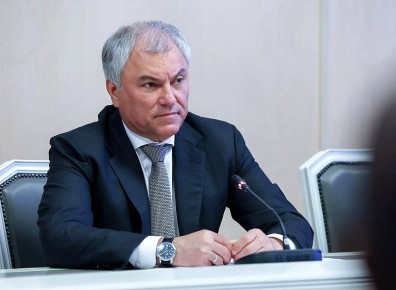 Володин: Зеленский держится за власть войной