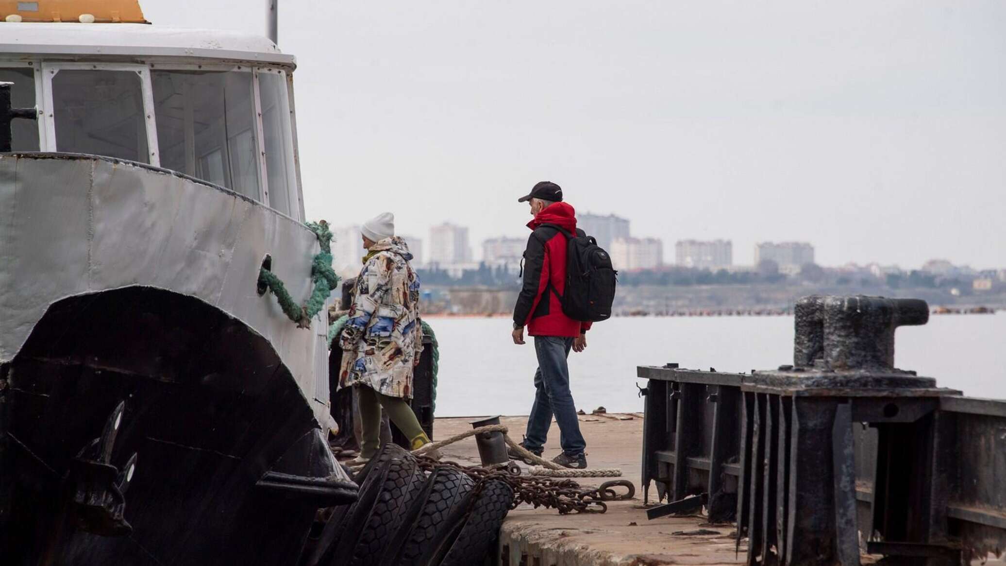 В Севастополе частично открыли рейд