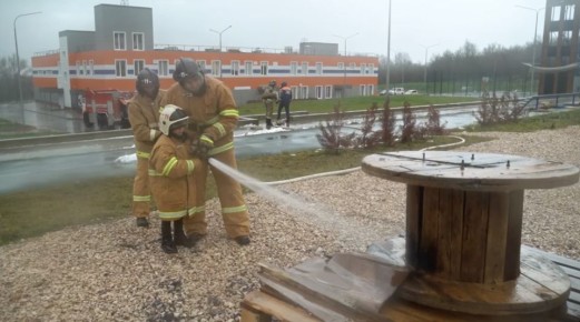 Спасатели Севастополя исполнили мечту 8-летнего Димы