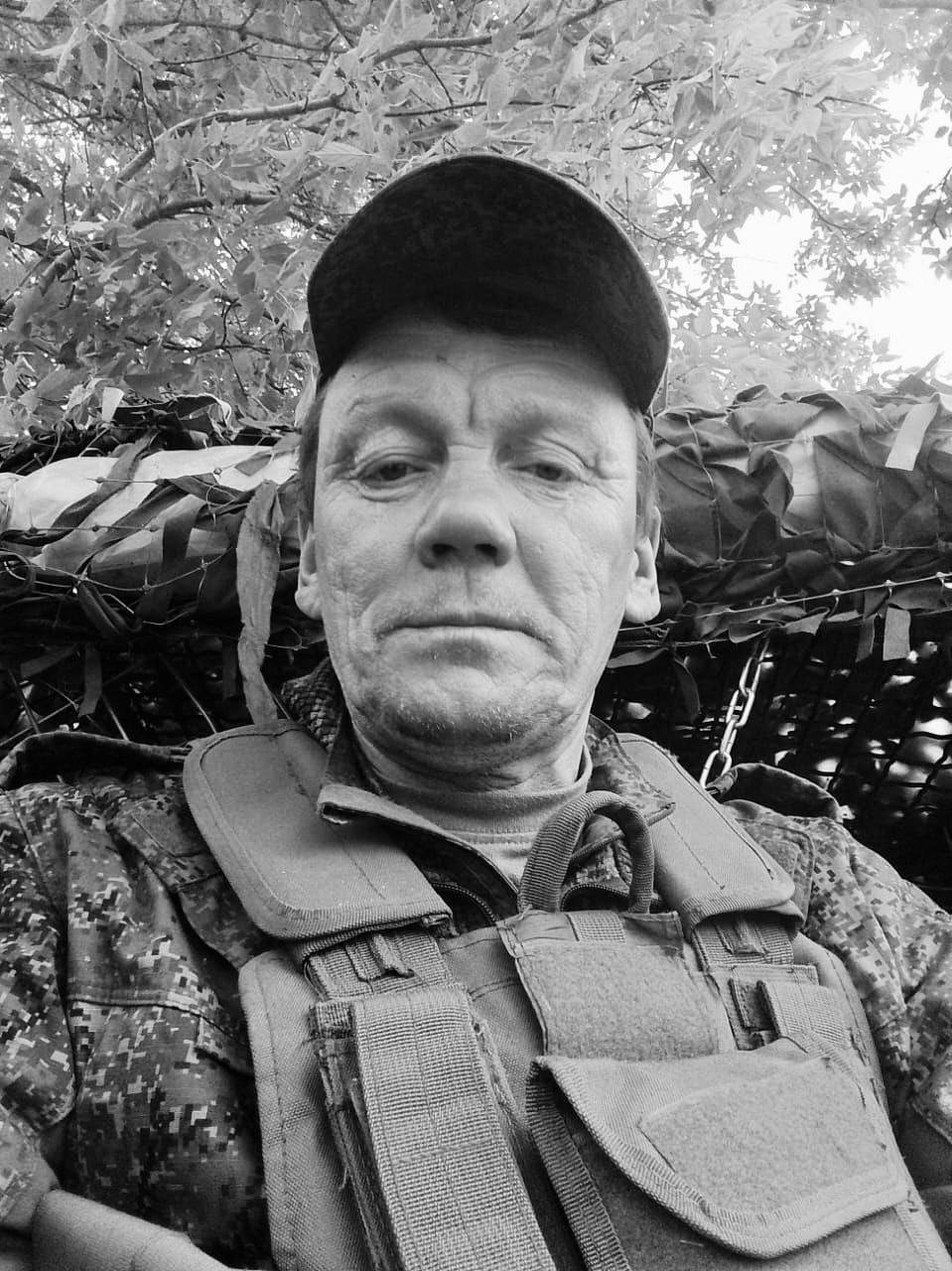 Михаил Развожаев: Сегодня проводили в последний путь заместителя командира взвода — командира расчета, гвардии старшего прапорщика Игоря Витаутасовича Рашимаса и старшего стрелка, рядового Сергея Васильевича Болсуна