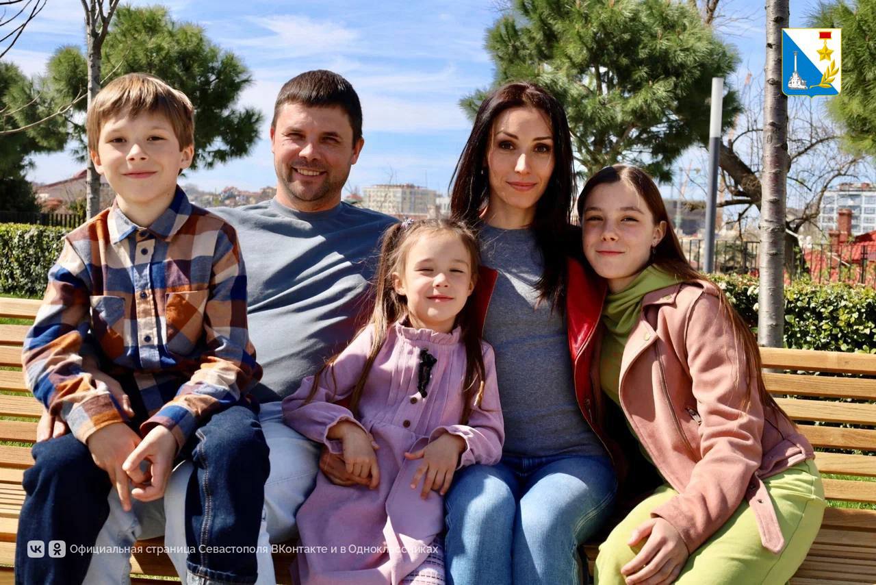 Помогаем семьям. Государственную соцпомощь или соцконтракт могут оформить малоимущие семьи и одинокие граждане