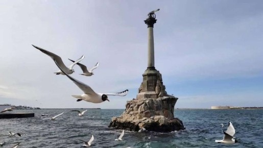 Как памятник затопленным кораблям стал символом Севастополя – инфографика