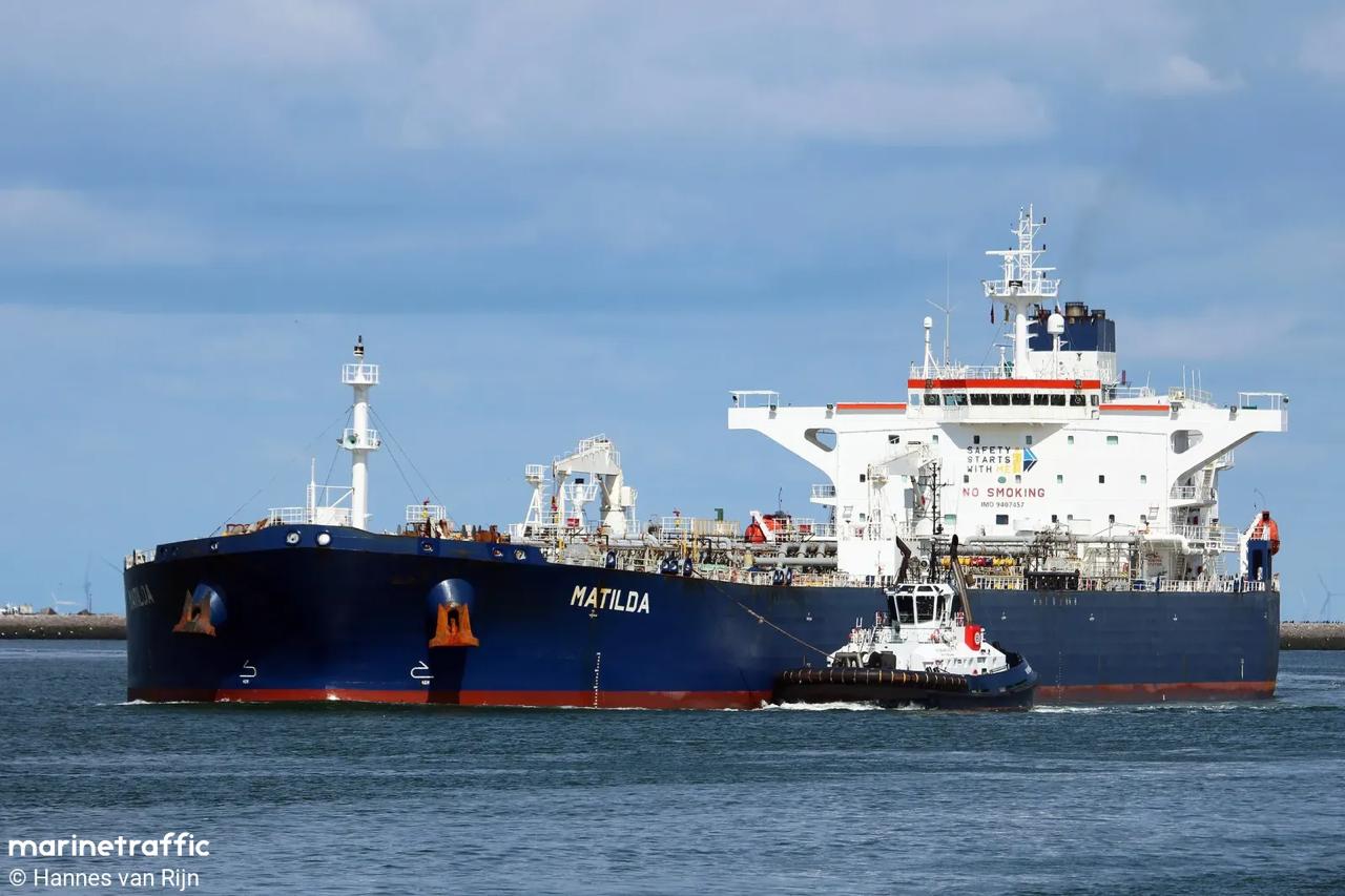 Украинские дроны атаковали танкер в Чёрном море