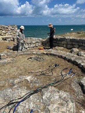 Херсонесу дали грант на подводные исследования