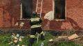В Севастополе горел заброшенный дом: пожар тушили 11 человек
