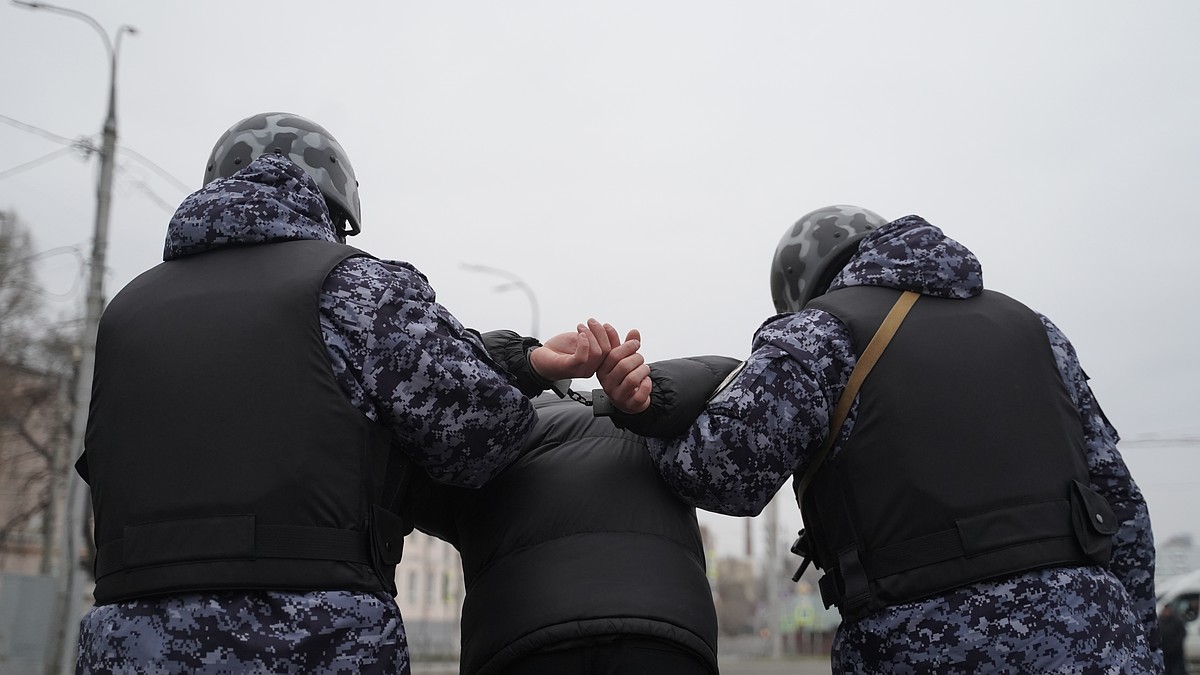 Задержан начальник управления ФАДН Разживин: его подозревают в должностном преступлении