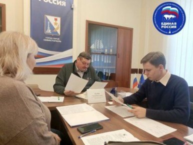 Сергей Колбин провел прием избирателей