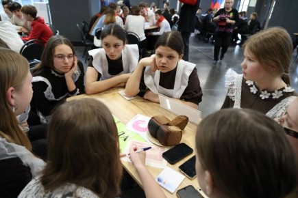 Севастопольские школьники 7-9 классов приняли участие в патриотической игре «900 дней мужества»