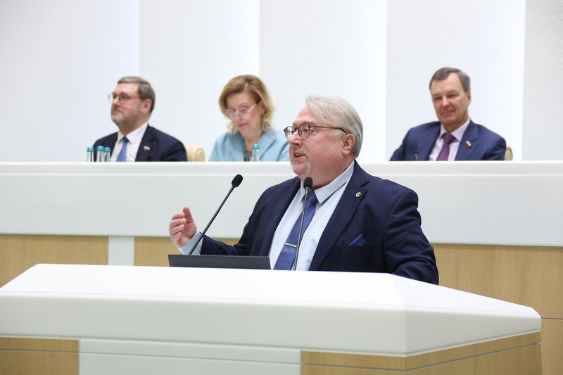 Екатерина Алтабаева: Перед сенаторами сегодня выступил директор Института мировой литературы имени А.М. Горького Российской академии наук Вадим Владимирович Полонский