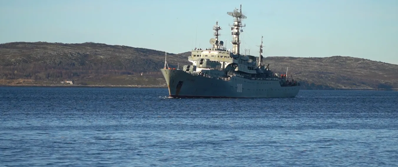 Курсанты из Севастополя прибыли в Североморск на учебном корабле